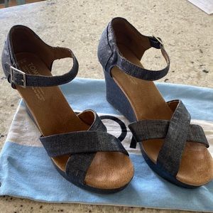 TOMS black metallic wedges size 8.5